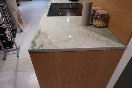 Køkkenø i egetræ m. marmorbordplade FORM PLUS+