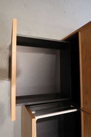 Køkkenø i egetræ mflg. Opvasker FORM PLUS+/ ASKO Model: DFi756MUXXL