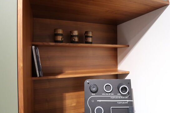 Køkkeninventar i valnød/grøn linoleum  FORM PLUS +