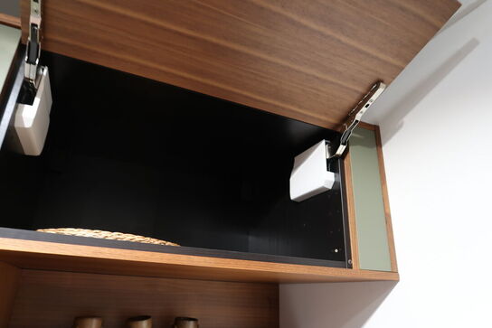 Køkkeninventar i valnød/grøn linoleum  FORM PLUS +