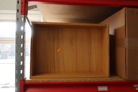 Indhold i pallereol bla. Møbelprøver FORM PLUS+