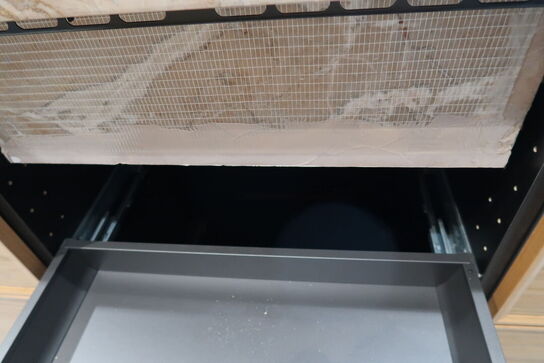 Køkkenø i egetræ mflg. Opvasker FORM PLUS+/ ASKO Model: DFi756MUXXL