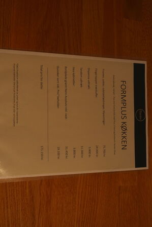 Køkkeninventar i valnød/grøn linoleum  FORM PLUS +