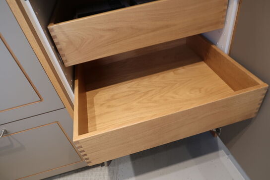 Køkkenvæg/element FORM PLUS+