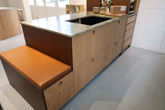 Køkken i røget egetræ  FORM PLUS+ 