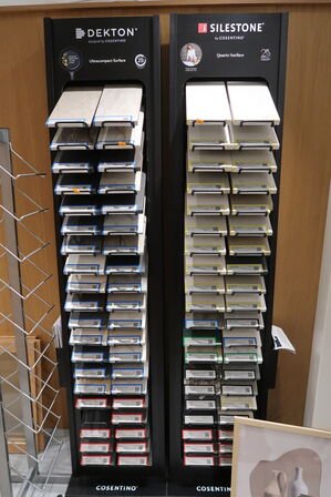 Køkkenfronter i egetræ mflg.  Køkkenprøver FORM PLUS+/DEKTON/SILESTONE