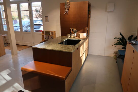 Køkken i røget egetræ  FORM PLUS+ 