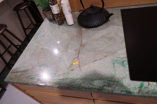 Køkkenø i egetræ m. marmorbordplade FORM PLUS+