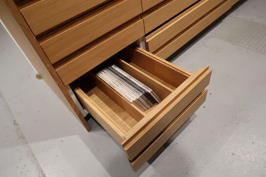 Køkkenø i egetræ m. marmorbordplade FORM PLUS+