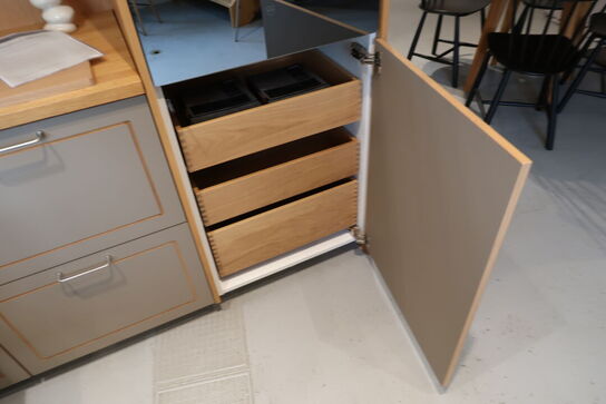 Køkkenvæg/element FORM PLUS+