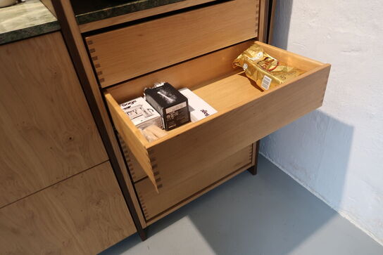 Køkken i røget egetræ  FORM PLUS+ 