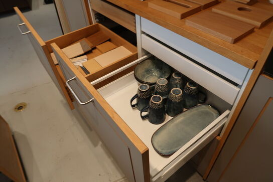 Køkkenvæg/element FORM PLUS+