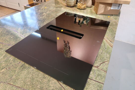 Kogeplade m. indbygget emhætte V-ZUG Type: CCT4t-31096 Model: SN 31096 105631