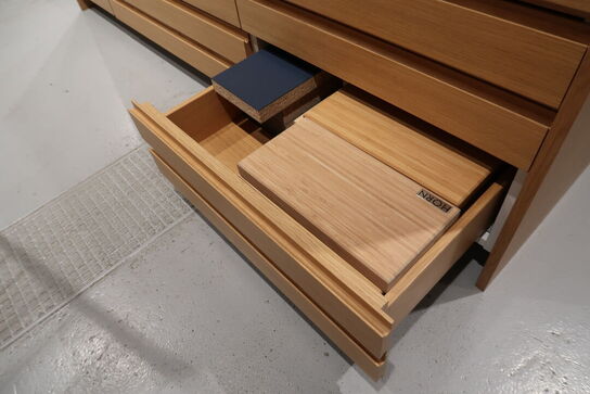 Køkkenø i egetræ m. marmorbordplade FORM PLUS+