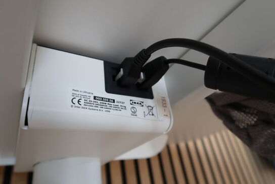 Hæve/sænkebord m. stol, skuffmodul mv.  IKEA Model: 002.552.56 