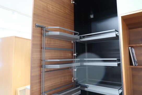 Køkkeninventar i valnød/grøn linoleum  FORM PLUS +