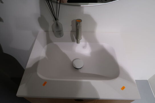 Toiletinventar i egetræ  FORM PLUS+