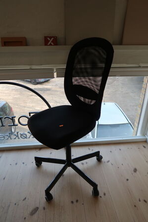 Hæve/sænkebord m. stol & skuffmodul IKEA Model: 002.552.56 