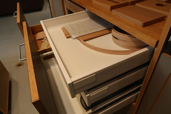 Køkkenvæg/element FORM PLUS+