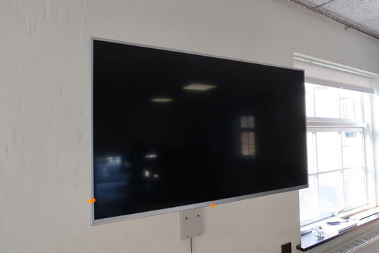 Fladskærms-tv 50" m. stativ PHILLIPS Model: 50PU5680412