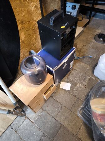 Indhold i skur (se beskrivelse)