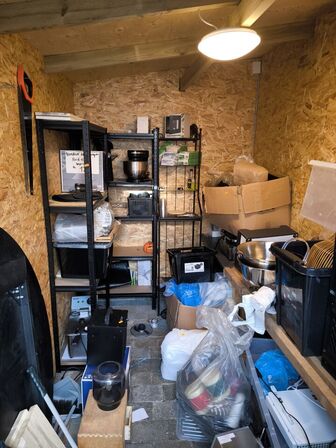 Indhold i skur (se beskrivelse)