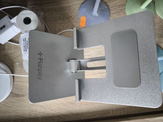 Kasseapparat med bonprinter og FLATPAY terminal