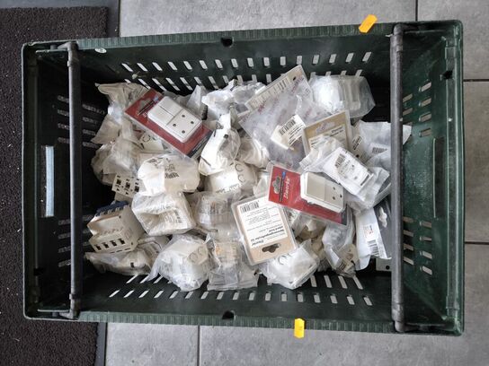 Kurv med div. El-produkter