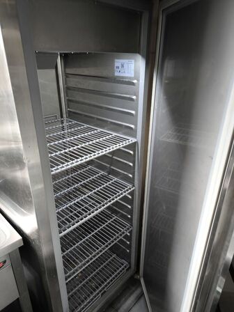 Køleskab COOL HEAD CR7