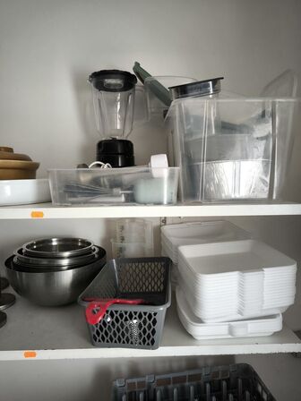 Diverse indhold på hylder