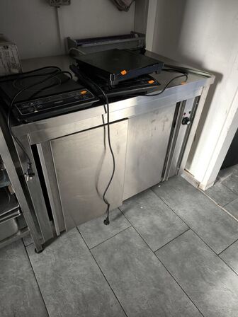 Varmeskab/bord VIRTUS TAR710