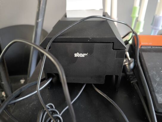 Kasseapparat med bonprinter og FLATPAY terminal