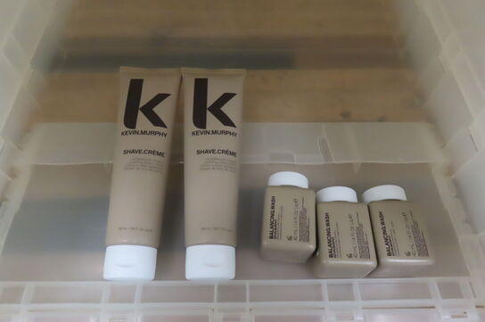 2 stk. Barberingscreme samt 3 stk. rejseshampoo