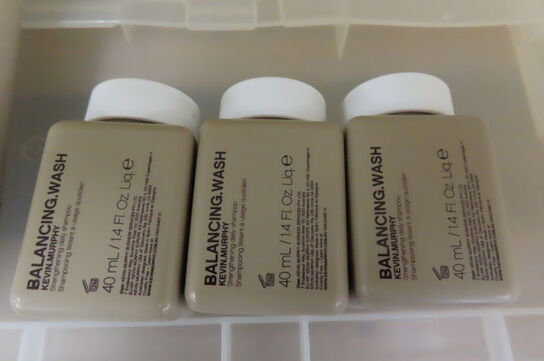 2 stk. Barberingscreme samt 3 stk. rejseshampoo