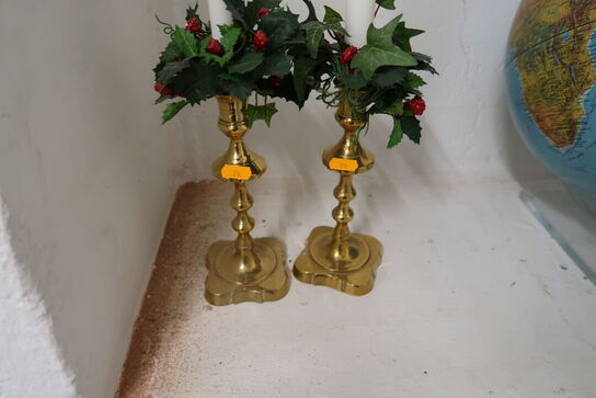 Globus samt lysestager