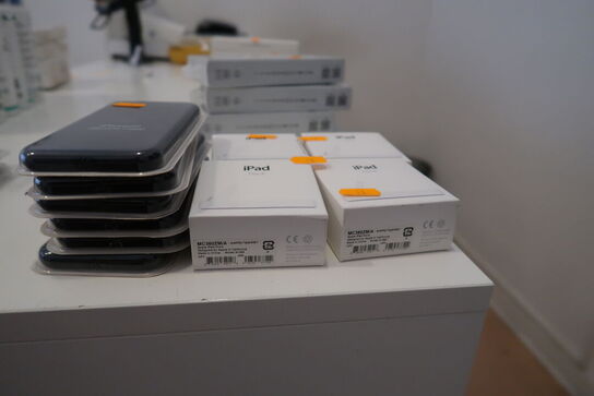 6 stk. covers samt 4 stk. docks til iPad