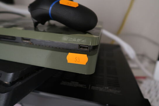 2 stk. spillekonsoler SONY Playstation 4