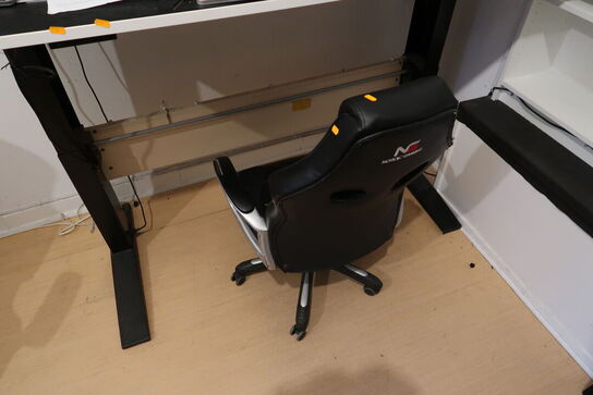 El. hæve/sænke skrivebord med indhold samt kontorstol