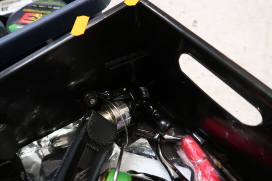 3 stk. kasser med fiskeriudstyr