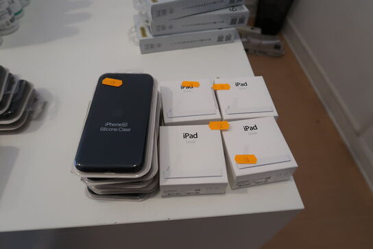 6 stk. covers samt 4 stk. docks til iPad