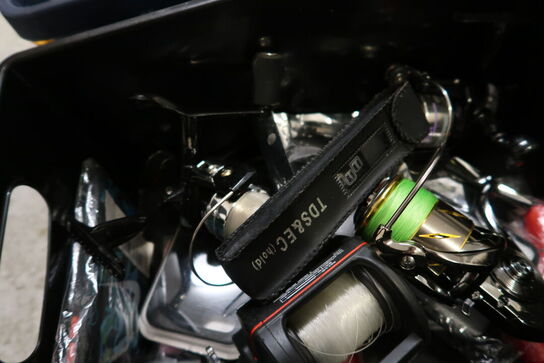 3 stk. kasser med fiskeriudstyr