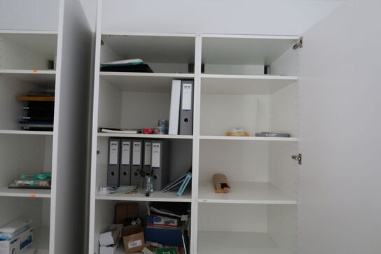 6 stk. skabe front og bagside med indhold