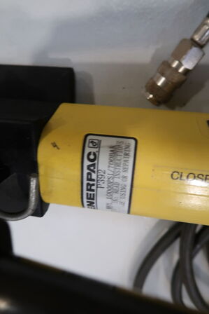 Hydraulisk håndpumpe ENERPAC P392, samt testunit ALFA LAVAL LAbStak M20-0.72