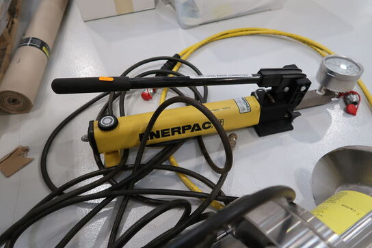 Hydraulisk håndpumpe ENERPAC P392, samt testunit ALFA LAVAL LAbStak M20-0.72