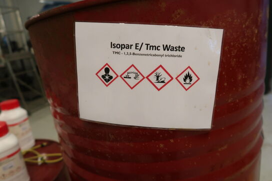 2 stk. palletank med indhold m.m.