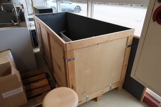 Transportkasse med div. Tilbehør til MUUTO stacked reoler