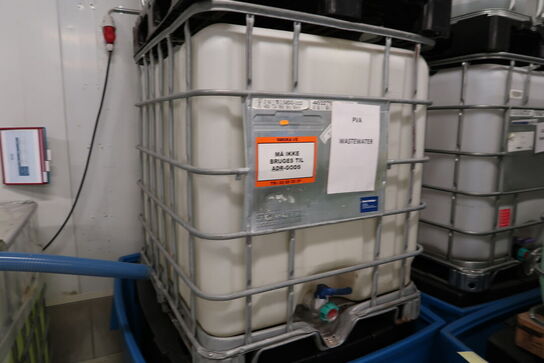 2 stk. palletanke med indhold, samt pumpesystem DENIOS