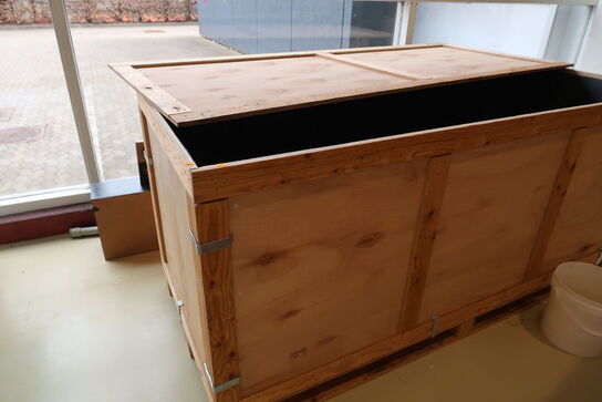 Transportkasse med indhold