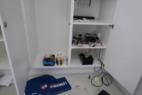 6 stk. skabe front og bagside med indhold