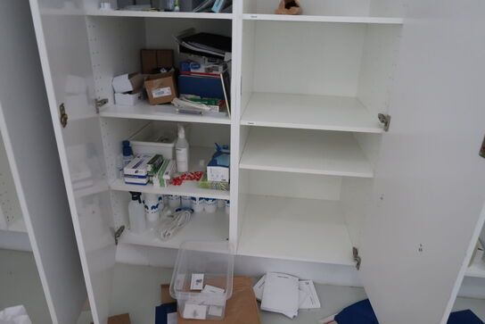 6 stk. skabe front og bagside med indhold